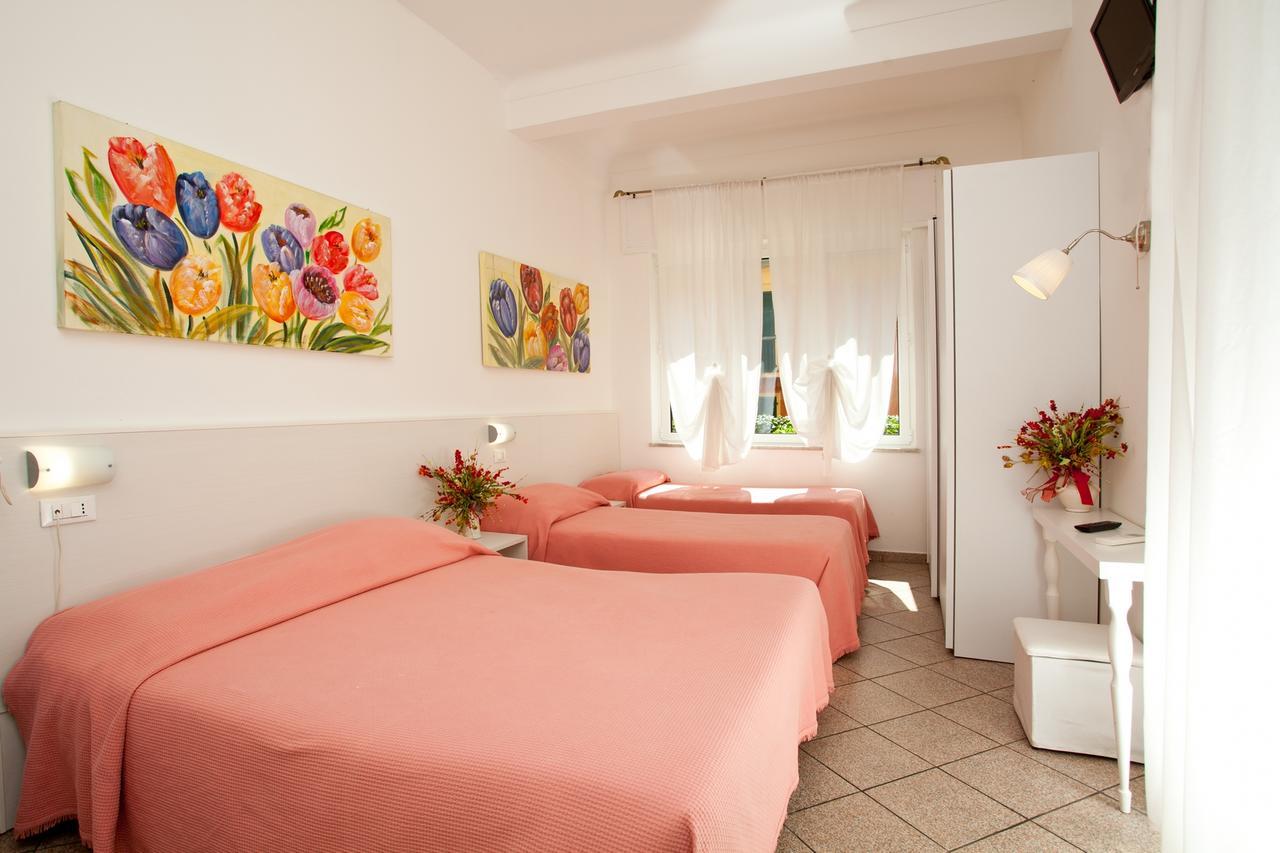 Hotel Lydia Alassio Buitenkant foto