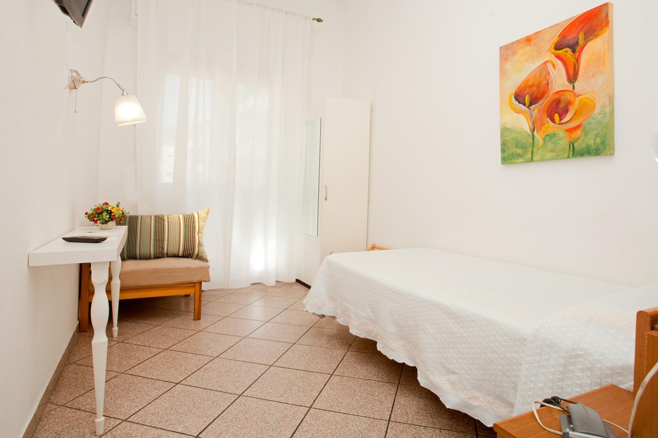 Hotel Lydia Alassio Buitenkant foto